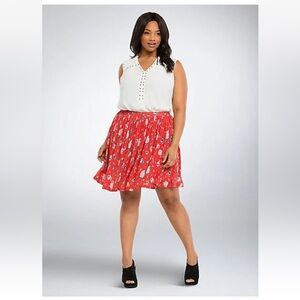 Torrid women’s skirt Red Floral Skater‎ size 00